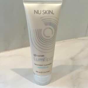 1 x ageLOC® LumiSpa® Cleanser (SENSITIVE)